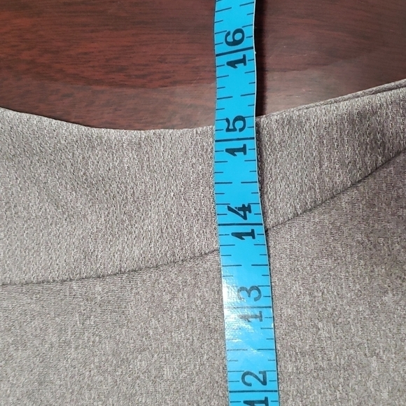 Fila Short Sleeve V Neck Wicking Fitted Tee M VGUC - Picture 9 of 12